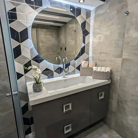 Mary's Loft Apartment